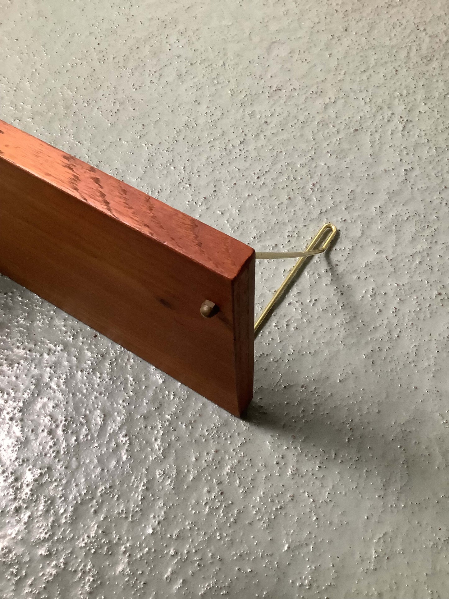 Tanskalainen teak seinähylly 60/70-luku.