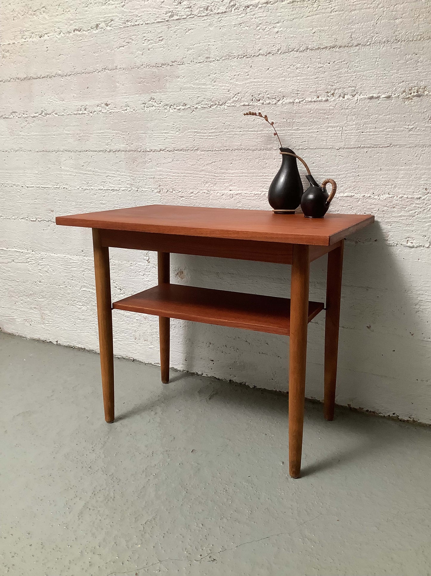 Tanskalainen teak sivupöytä 60-luku.