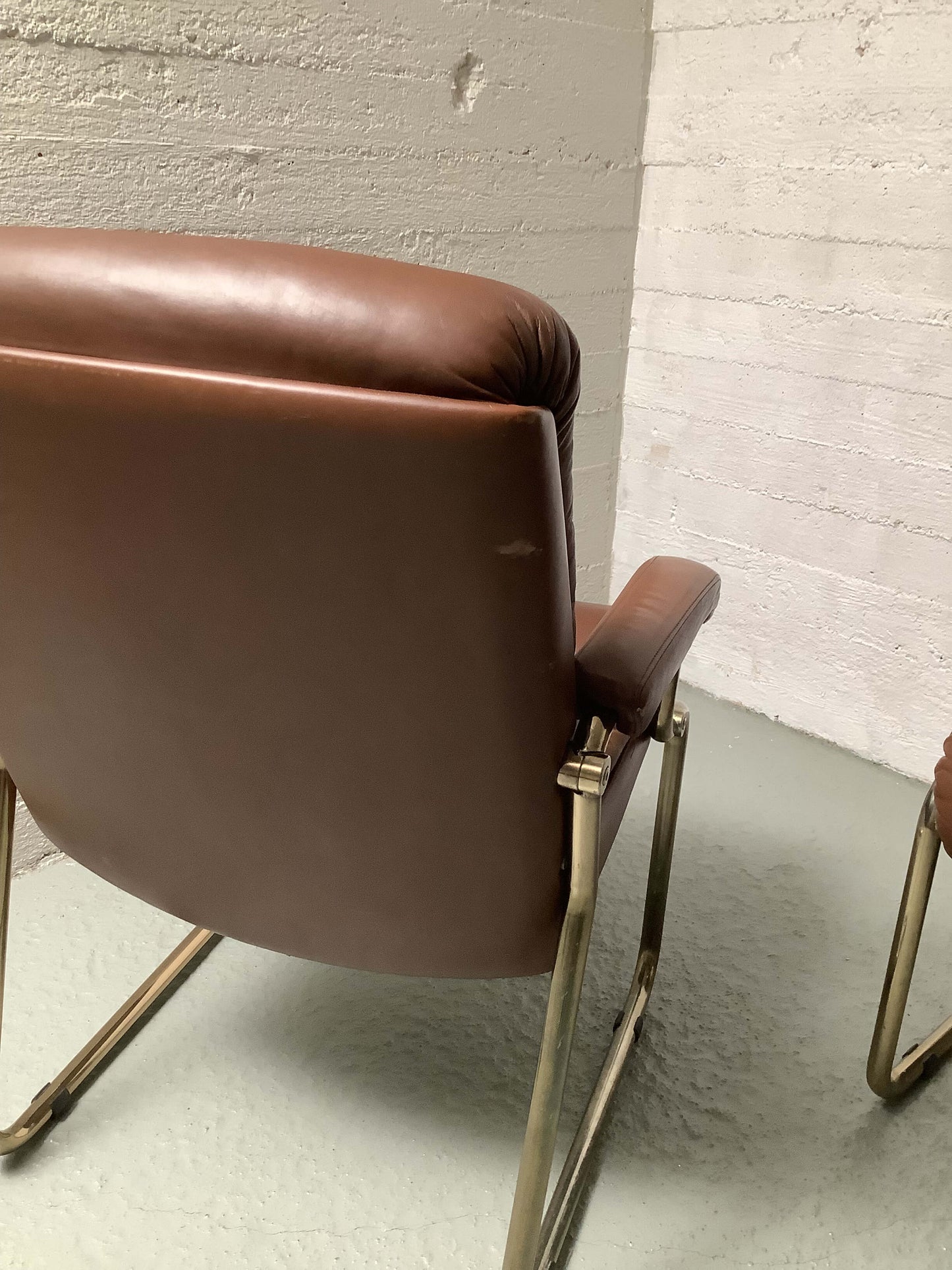 60-luvun nahkaiset nojatuolit