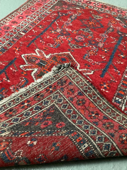Käsinsolmittu vintage villamatto