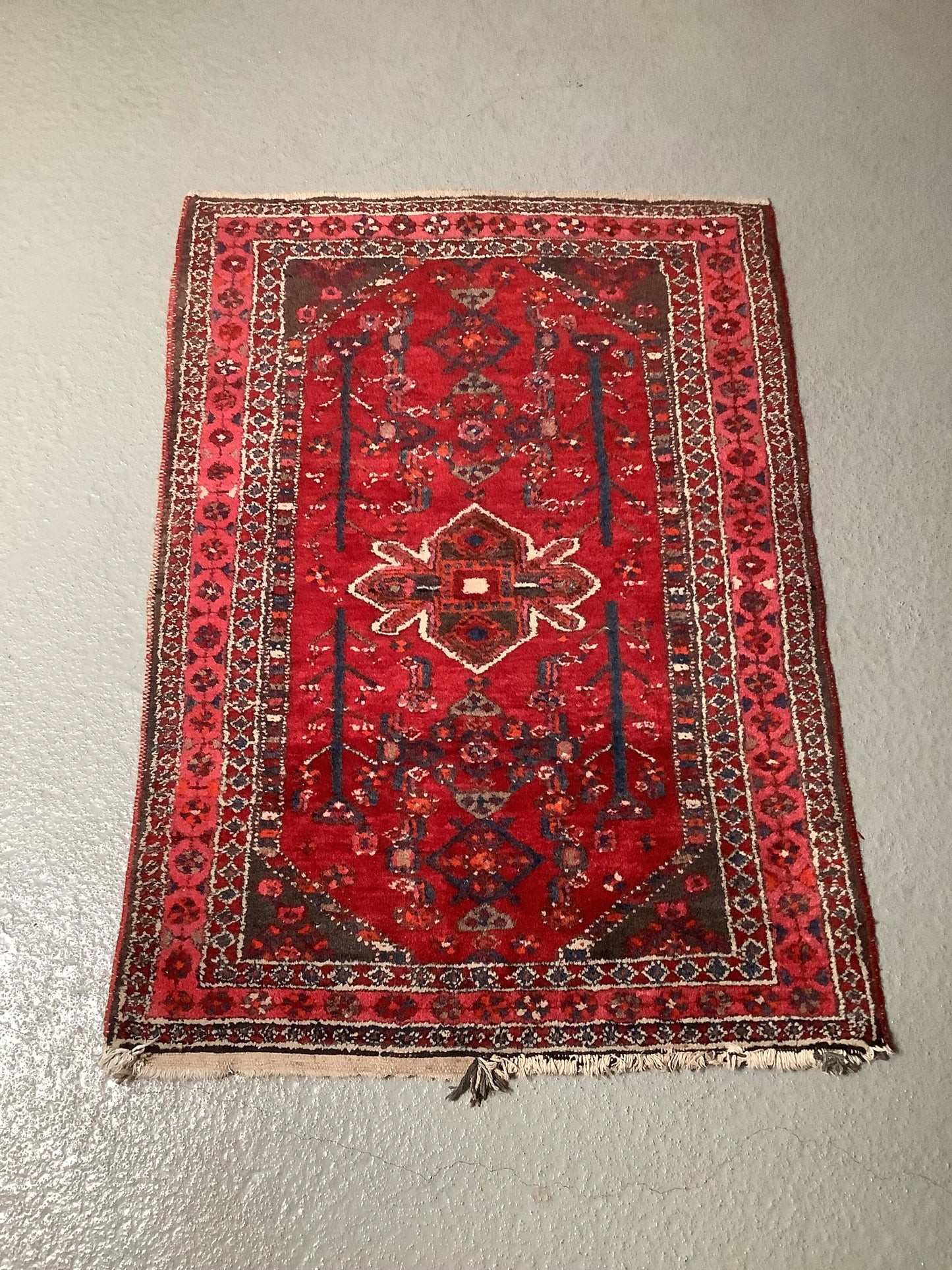 Käsinsolmittu vintage villamatto