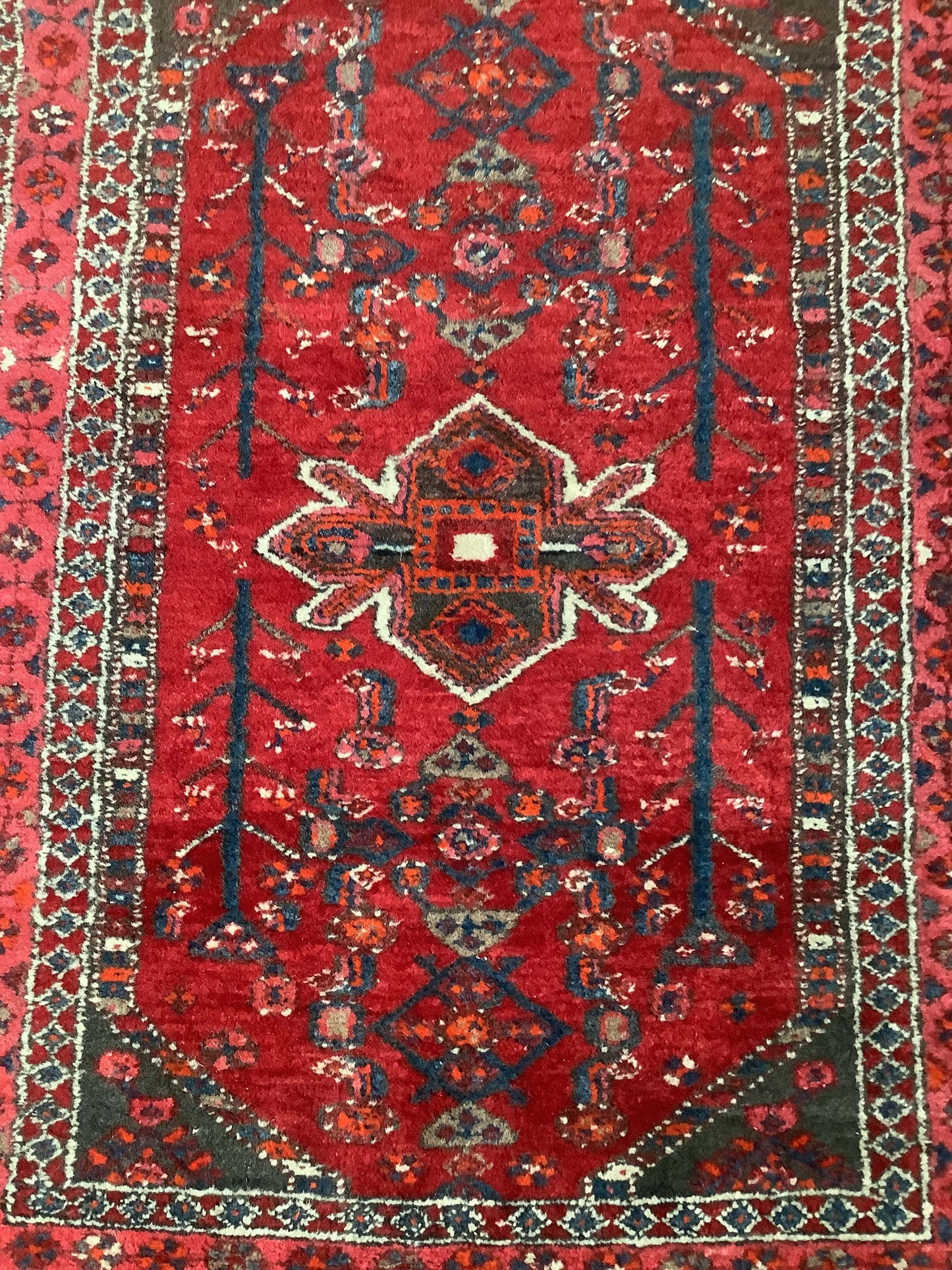 Käsinsolmittu vintage villamatto