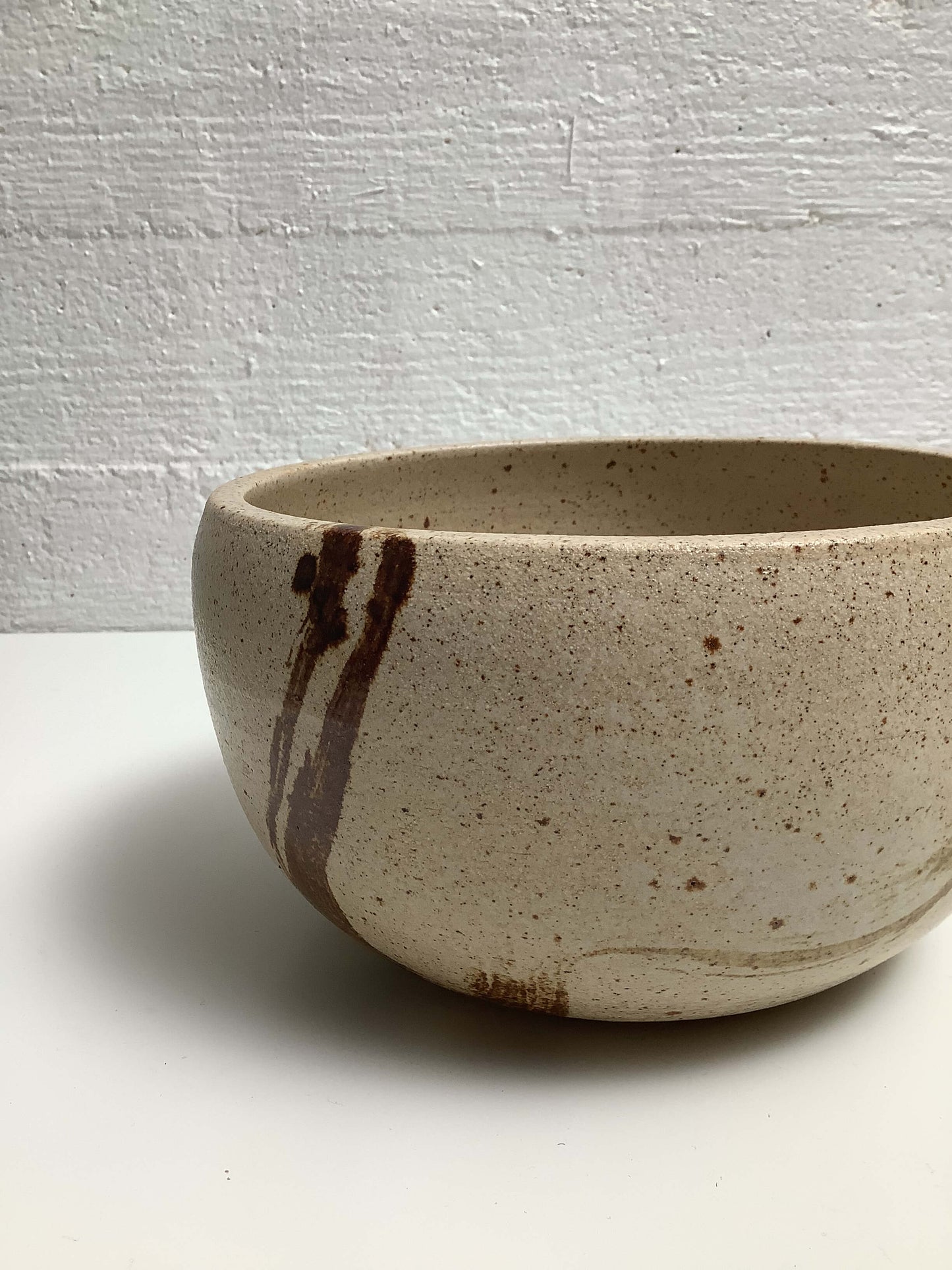 Tanskalainen keraaminen kulho