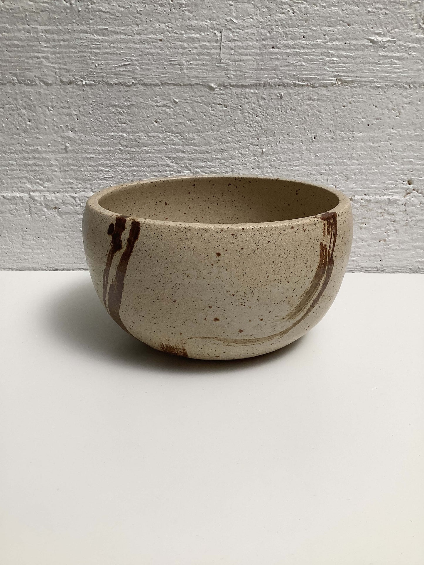 Tanskalainen keraaminen kulho